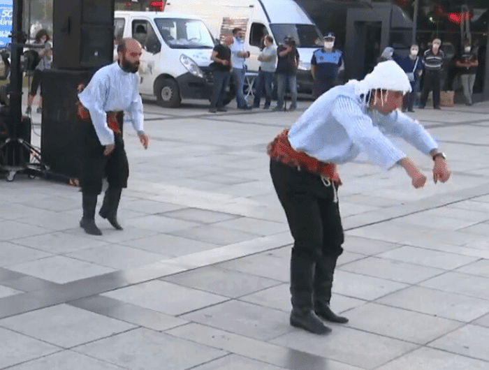 Stray Dog Stops Live Street Performance To Comfort An Actor He Thinks Is Injured